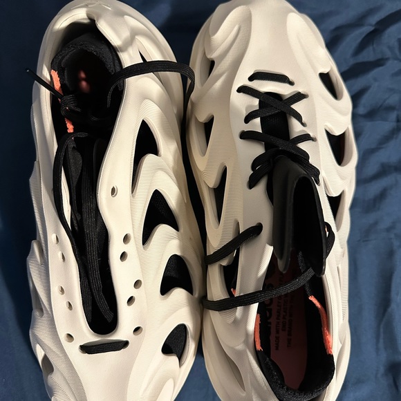 Adidas adifoamq cream and black color - Picture 3 of 3